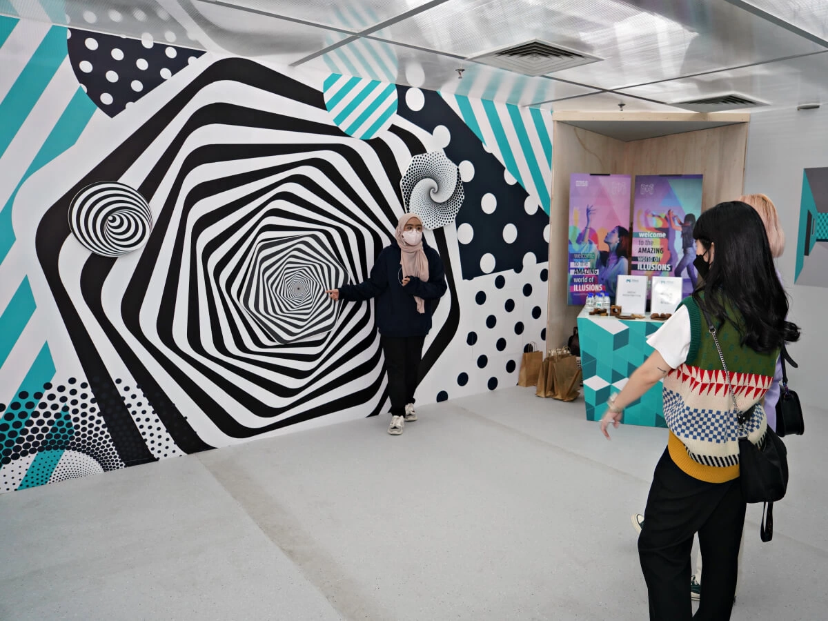 moi exhibitssingle gallery1 installations (1) (1)